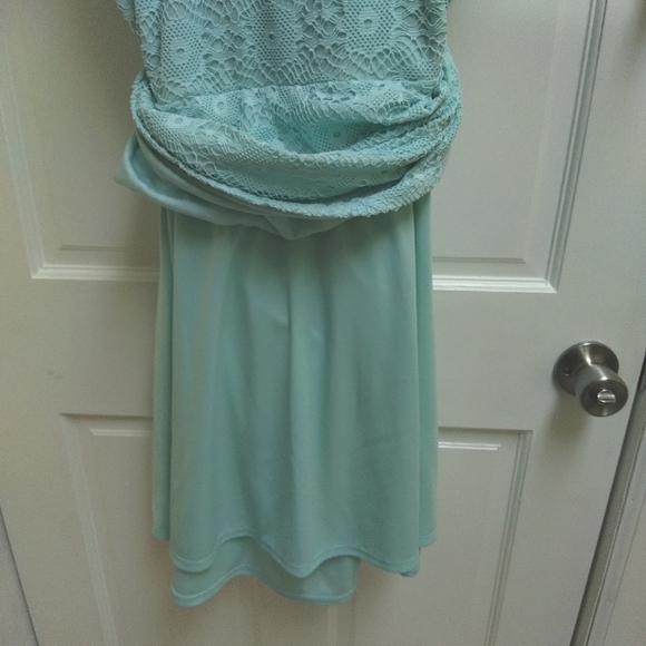 Juniors Dress - Picture 3 of 7